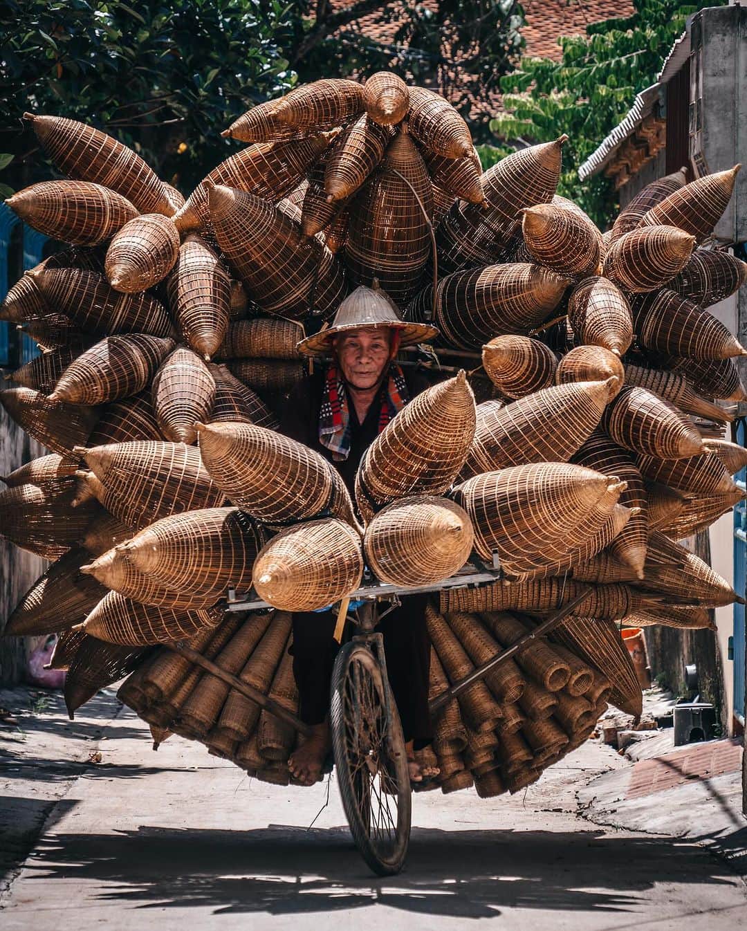 R̸K̸さんのインスタグラム写真 - (R̸K̸Instagram)「Vietnam Pack.  ・ Which pictures do you like? Which country would you like to visit? ・ #beautifuldestinations #earthfocus #earthbestshots #earthoffcial #earthpix #thegreatplanet #discoverearth #roamtheplanet #ourplanetdaily #nature #tentree  #awesome_photographers #wonderful_places  #voyaged #sonyalpha #bealpha #travellingthroughtheworld #streets_vision」10月17日 21時00分 - rkrkrk