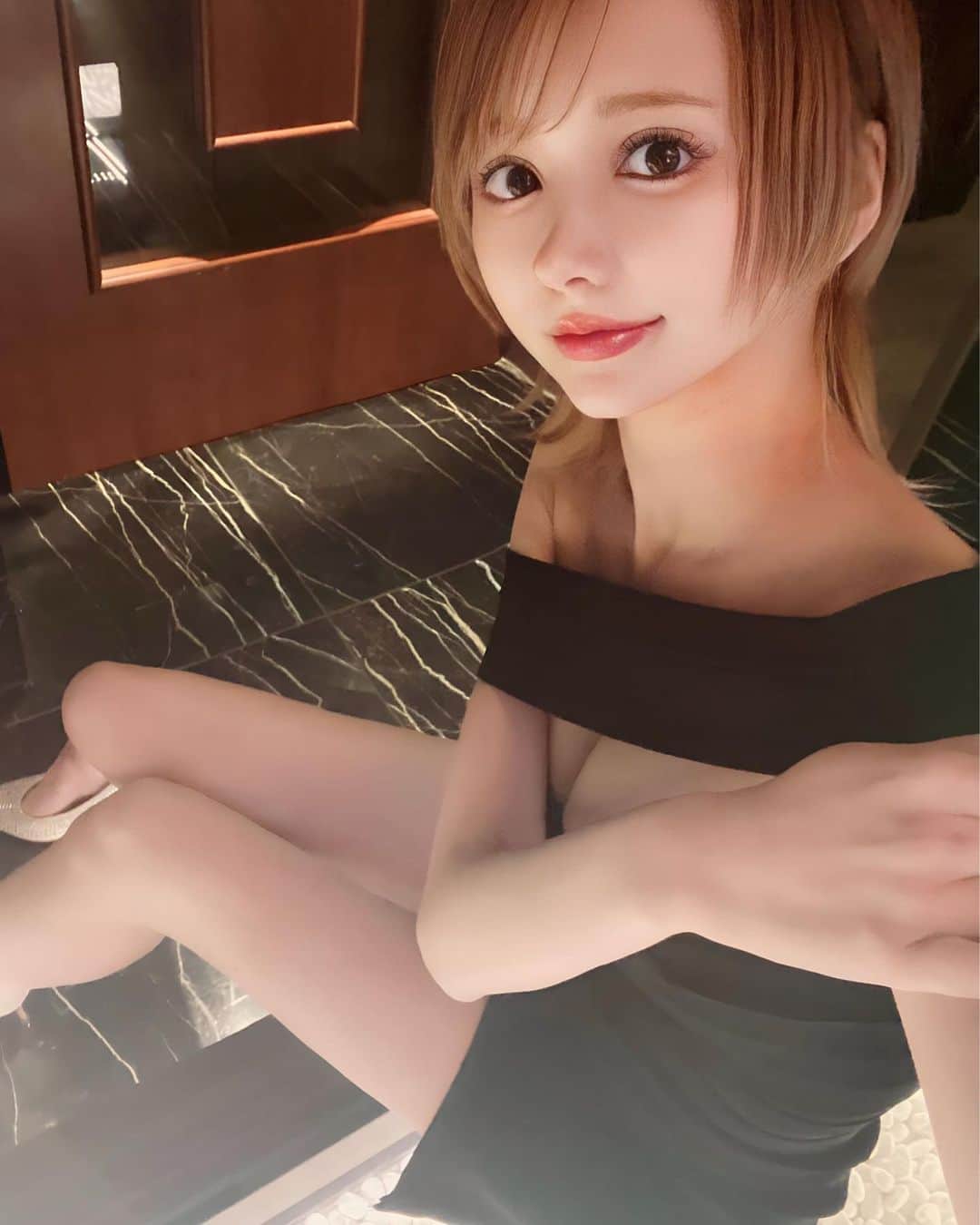 みやびのインスタグラム：「今日もフィリアいます( *´꒳`*) ⁡ ⁡ ⁡ ⁡ ⁡ #バルセロナグループ #Fillia #フィリア #札幌 #すすきの #ススキノ #キャバクラ #キャバ嬢 #キャバクラ嬢 #ニュークラブ #ニュークラ #ニュークラ嬢 #キャバ #ラウンジ #ガールズバー #すすきのキャバクラ #すすきのキャバ嬢 #すすきのグルメ #札幌旅行 #北海道旅行 #美人 #美女 #可愛い #可愛い女の子 #銀座 #六本木 #北新地 #錦 #中州 #いいね返し」
