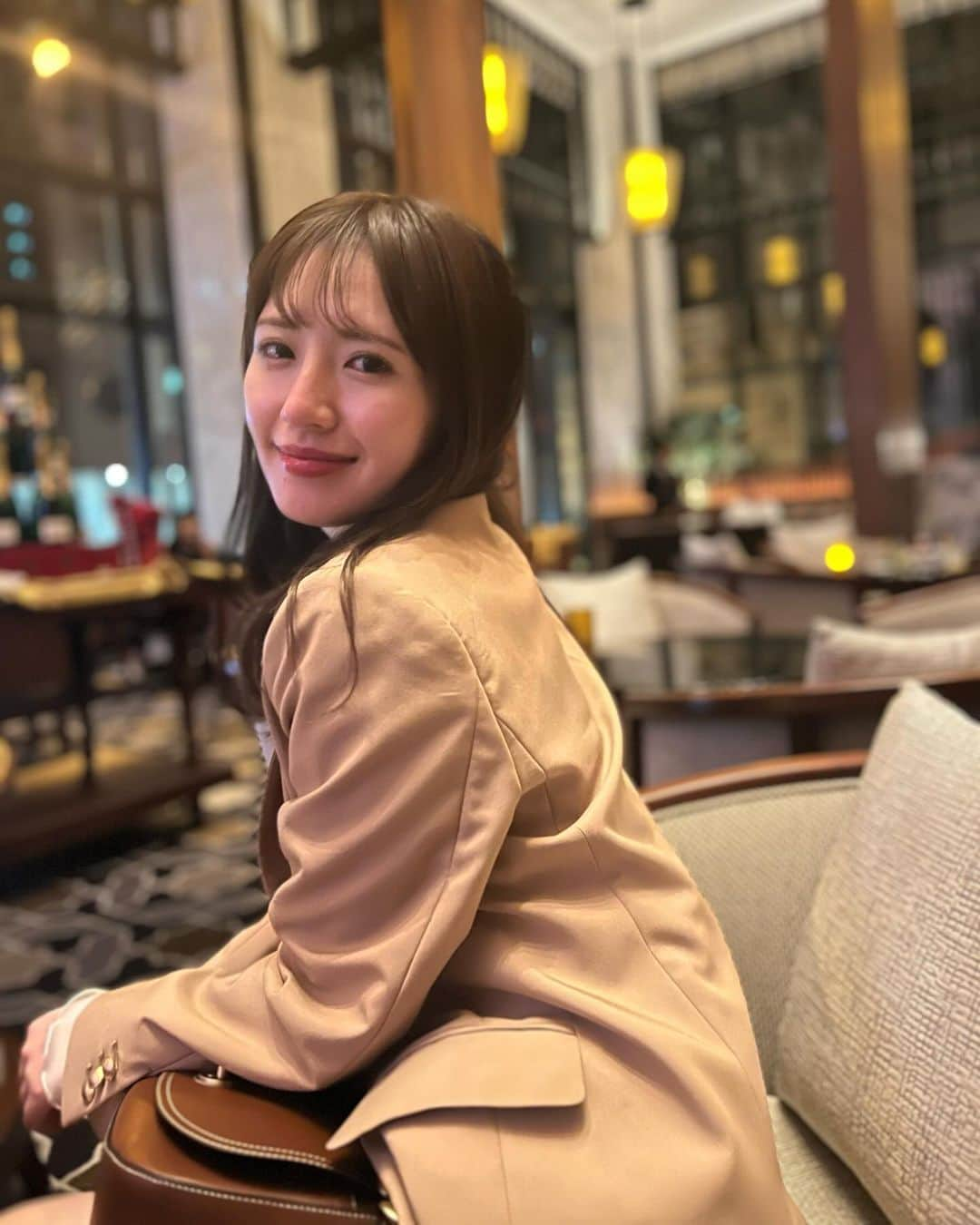 伊藤彩華さんのインスタグラム写真 - (伊藤彩華Instagram)「My favorite outfit in autumn 🍂   #ootd #fashion #yokohama #jusglitty #ジャスグリッティー #秋コーデ #데일리 #일상 #ジャケットコーデ」10月17日 21時06分 - ayaka_ito_official