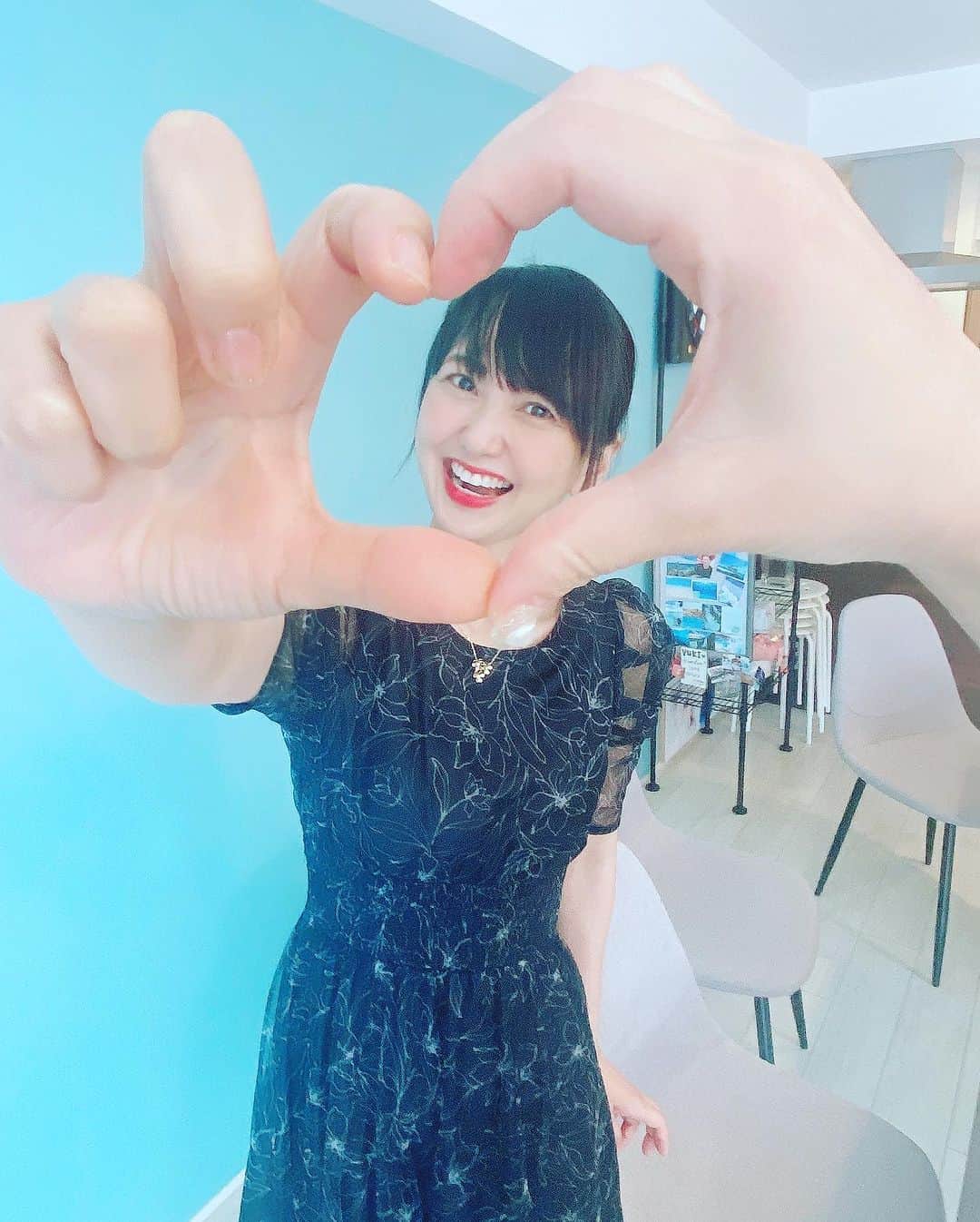 三浦泉さんのインスタグラム写真 - (三浦泉Instagram)「*♪¸¸.•*¨･:*ೄ·*♪¸¸.•*¨･:*ೄ*♪¸¸.•*¨･:*ೄ··*♪¸¸.•*¨･  　先日の定例女子会は  オーガニック韓国メニュー ♥️🍴　  　🍽やみつきサラダ 　🍽玉子スープ 　🍽チャプチェ  みんなで作りながらワイワイ楽しい時間に💗❤️♥️  👗この日のドレスコードは ホワイトorブラック  　　個性豊かなこのメンバーとの時間 素敵過ぎる💘💘💘  　今月も🎃会楽しみ〜❣️  *♪¸¸.•*¨･:*ೄ·*♪¸¸.•*¨･:*ೄ*♪¸¸.•*¨･:*ೄ··*♪¸¸.•*¨･  #ホムパ #女子会 #美女会 #いずみーるクッキング #イズミールクッキング #izumiクッキング」10月17日 12時27分 - princessizu1201