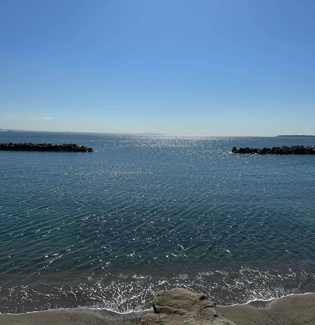 中野英雄のインスタグラム：「海沿いwalking 今日は天気良くて気持ちがいい 布団を干してウォーキングして 洗車して家の掃除しなきゃ  #instagram #walking #yokosuka  #enjoywalking #japan #happy」