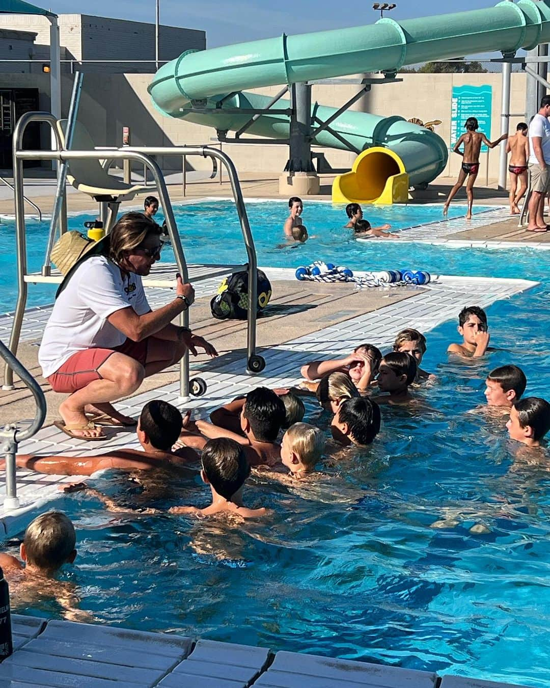 トニー・アゼベドさんのインスタグラム写真 - (トニー・アゼベドInstagram)「I got to coach an amazing group of boys this last weekend. Hardest part about coaching for me is separating winning and teaching. I am too competitive not to want to win everything, but if I jeopardize teaching I am not on the path that I preach.  Hats off to all the youth coaches out there teaching kids life skills! Congrats to our 908 girls who went undefeated until the final! #8months #rocktober」10月17日 12時49分 - tonyazevedo8