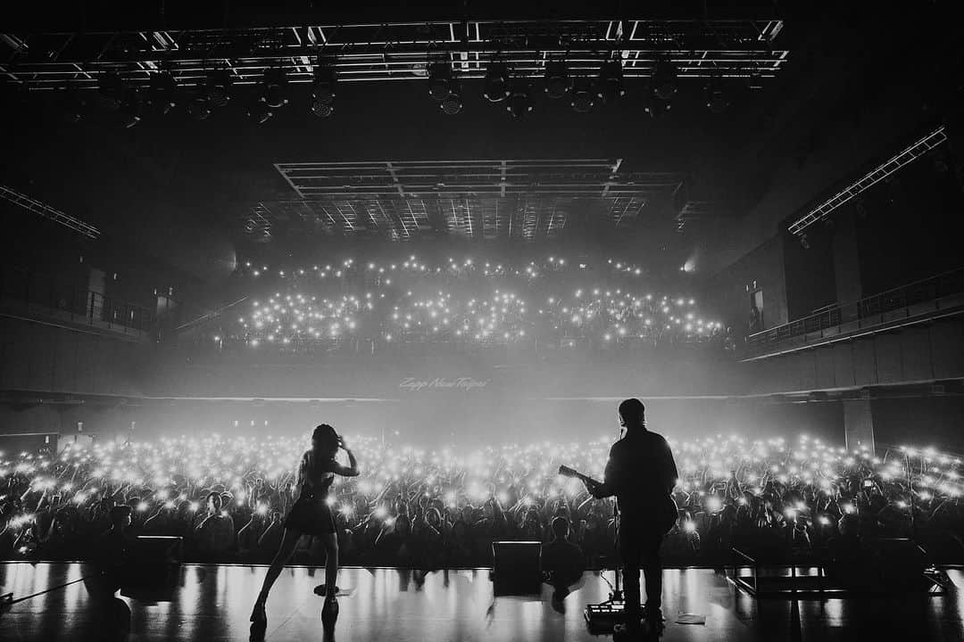 クリスシー・コスタンザさんのインスタグラム写真 - (クリスシー・コスタンザInstagram)「I can’t believe today is our last show 🥺」10月17日 12時53分 - chrissycostanza