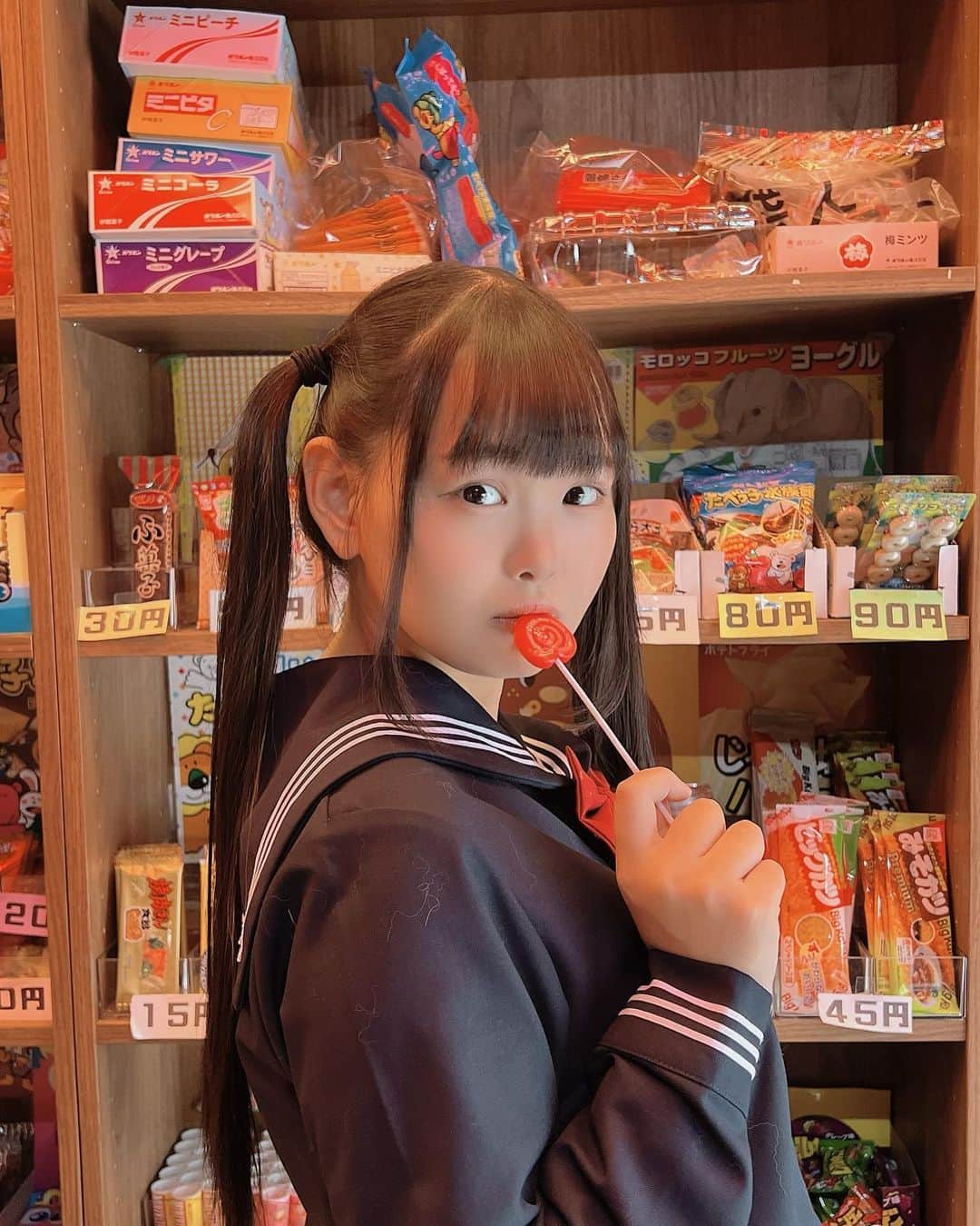 松本ひかるのインスタグラム：「ツインテール✖️制服✖️お菓子」