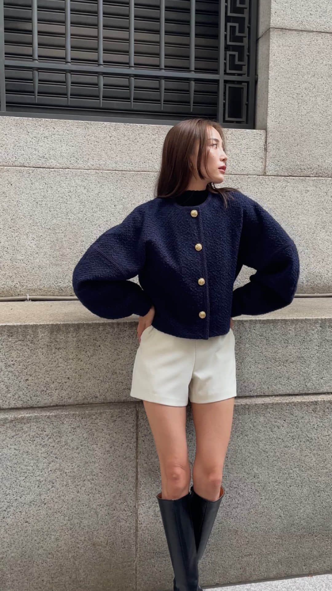 デュラスアンビエントのインスタグラム：「𝐀𝐌𝐁𝐈𝐄𝐍𝐓 × 𝐊𝐄𝐈𝐂𝐀 𝐍𝐀𝐊𝐀𝐒𝐇𝐈𝐌𝐀 𝟤𝟢𝟤𝟥 𝖠/𝖶 𝖲𝖯𝖤𝖢𝖨𝖠𝖫 𝖢𝖮𝖫𝖫𝖠𝖡𝖮𝖱𝖠𝖳𝖨𝖮𝖭 𝖵𝖮𝖫.𝟤  #ツイードジャケット <Off white, Green, Navy>  品よくチャーミングに着映えるツイードジャケット。  ややハリを持たせた単色のツイード生地に、クラシカルな金ボタンがきらり。  袖には同色のパイピングを施し、さり気ないアクセントを加えました。  丸みのあるボリューム袖に、コンパクトな着丈がバランス良く、愛らしいシルエットを叶えます。  💡コラボ第二弾アイテムを詳しくご紹介した特集ページはサイトTOPページよりご覧頂けます。 ＿＿＿＿＿＿＿＿＿＿＿ ✔︎ @ambient_styling #AMBIENT #ambient_official #ambientstyle #アンビエント #23aw #コラボ #中島ケイカ」