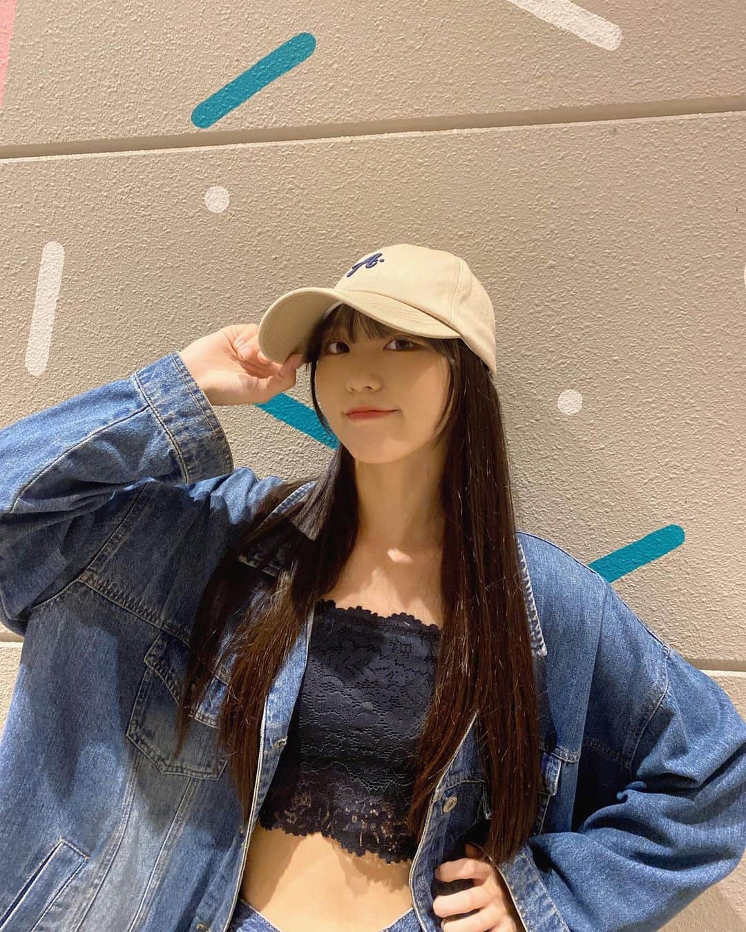 泉綾乃のインスタグラム：「💙  TikTok見てくれましたか〜？？？」