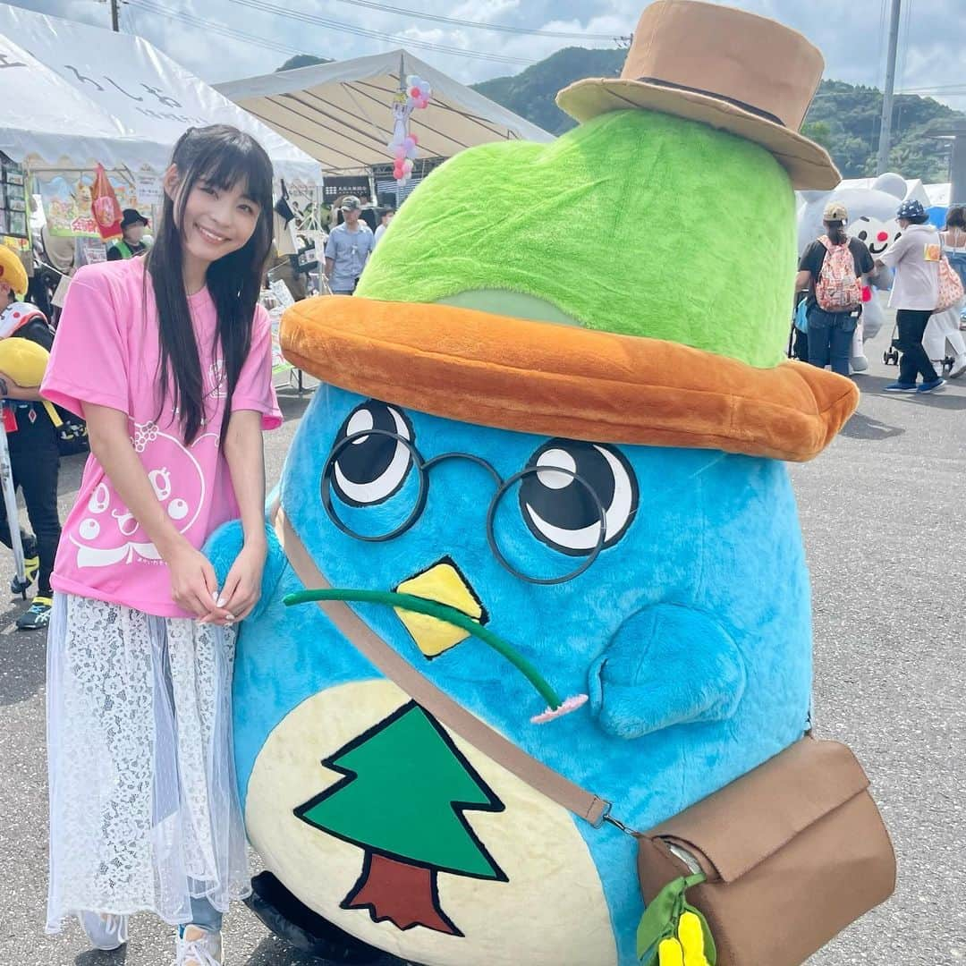 寺嶋由芙さんのインスタグラム写真 - (寺嶋由芙Instagram)「【高知県越知町　よコジロー】 ・ 槙野先生かと思ったらよコジローちゃんだった(ﾟωﾟ)コスプレ似合うねー！格好だけじゃなくて、植物好きなとことか愛妻家なとことか、 #らんまん 主人公と共通点あるのも素敵(ﾟωﾟ) ・ #よコジロー #高知県 #越知町 #らんまん #朝ドラ #ゆるキャラ #ご当地キャラ #yuruchara #吉祥物 #ご当地キャラまつりin須崎 #ご当地キャラまつりin須崎2023 #高知県 #須崎市 #すさきがすきさ #ゆっふぃー #アイドル #japaneseidol #idol」10月17日 14時13分 - yufu_terashima