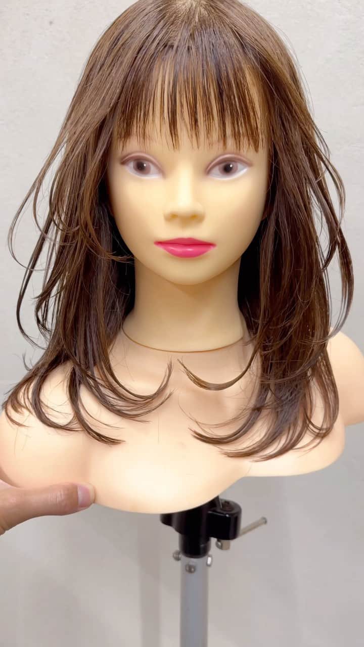鶴谷和俊のインスタグラム：「ハイレイヤーカット✂︎  High layer cut 하이레이어 컷 高层剪 قصة طبقات عالية Corte en capas altas  ▪️使用ハサミ @joewell_global @joewell_japan  ニューコバルト NC-5 カーブ笹刃 SDB-R  #レイヤーカット #カット #ヘアカット #ヘアスタイル #髪型 #ทรงผม #ตัดผม #頭髮款式 #剪頭髮 #hair  #hairstyle #hairstyles #hairstyleideas #hairstylest #hairstyle #pelocorto #머리스타일 #머리스타일 #긴머리레이어드컷  #긴머리레이어드펌  #레이어드컷  #레이어드펌  #c컬  #여자머리  #여신머리  #하움 #허그컷  #허그펌」