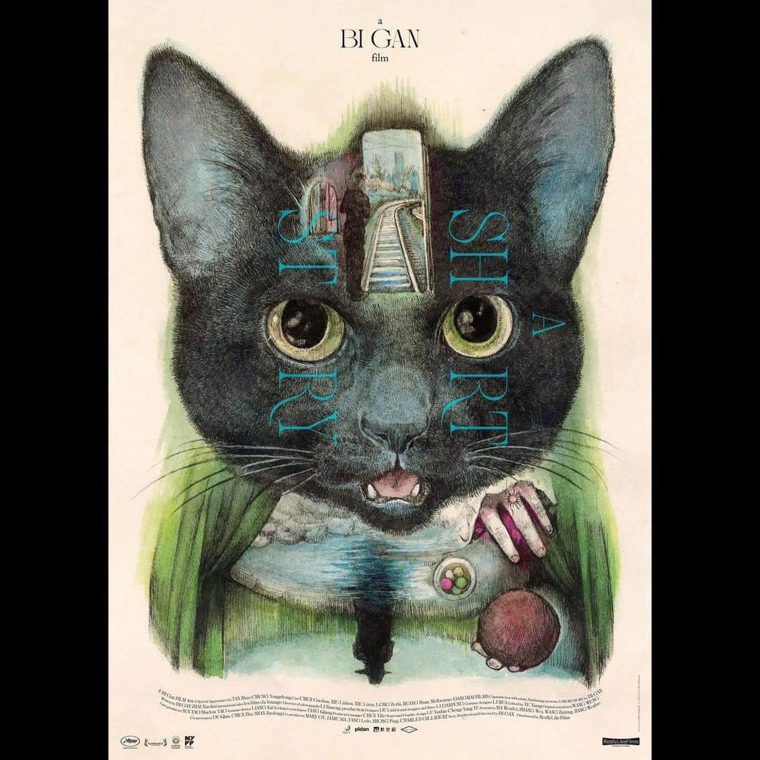 ヒグチユウコのインスタグラム：「🐈‍⬛🐈‍⬛🐈‍⬛  ビー・ガン 『Bi Gan | A SHORT STORY ビー・ガン | ショート・ストーリー』 オルタナティブポスターを描かせていただきました。  15分の短く美しい作品。  他の作品も良いです。 今後の作品も楽しみな監督。  ショート作品ということもあり、ワンコイン(500円)で観れるという面白い試みをするそうです。  ポスターは限定枚数ですが販売するそうです。  デザインは大島依提亜さん。  『Bi Gan | A SHORT STORY ビー・ガン | ショートストーリー』 Original Title 破碎太阳之心 A Short Story 2022年/中国・フランス合作/15分/G TERM 10月27日（金）〜 SCREEN ヒューマントラストシネマ渋谷ほか FILM DISTRIBUTION リアリーライクフィルムズ URL https://www.reallylikefilms.com/ashortstory」