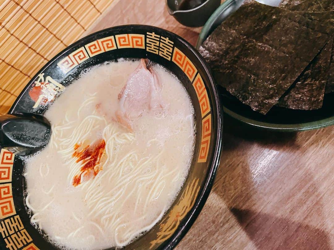 のインスタグラム：「.  一蘭  やっちまった やっちまった やっちまった  うまー  #一蘭」