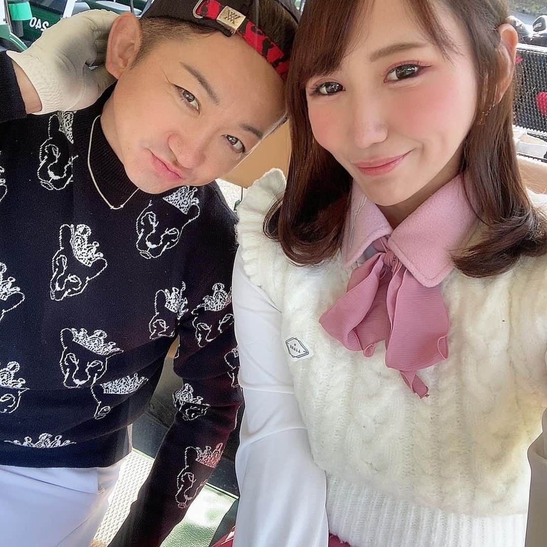 MIKIさんのインスタグラム写真 - (MIKIInstagram)「久しぶりのツーサム🥰⛳️💞 愛宕原行ってきた✨ レギュラーティーから久しぶりに 頑張った❗️✨もったいないミス 多すぎ😭100切れんかった🥺 ゆうくんは、ミドルでワンオンばっか狙いにいってた😆👏飛ぶっていいなー☺️ 中コース初めてでバスでゴルフ場内移動した🚌びっくり😳笑  #ゴルフ女子 #ゴルフ女子と繋がりたい #ゴルフ女子コーデ #関西ゴルフ女子 #関西ゴルファー #ゴルフ男子 #ゴルフスイング #ゴルフ好きな人と繋がりたい #ゴルフ上手くなりたい #ゴルフデート #お酒飲みながらゴルフ #飲兵衛ゴルファー #お酒大好き #愛宕原ゴルフ倶楽部」10月17日 14時51分 - mktyy_golf