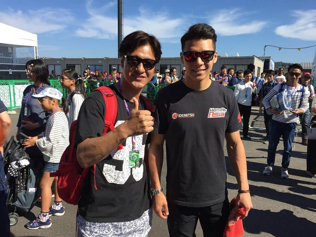 ミノルクリスさんのインスタグラム写真 - (ミノルクリスInstagram)「I’m really happy that Alex Rins is back!!  This photo was taken with Takuma Aoki and everyone at the 2016 Japan Grand Prix. I also had a photo taken with his LCR HONDA teammate,Takaaki Nakagami. I will continue to support both of them!! Good Luck!!」10月17日 14時55分 - djminoruchris