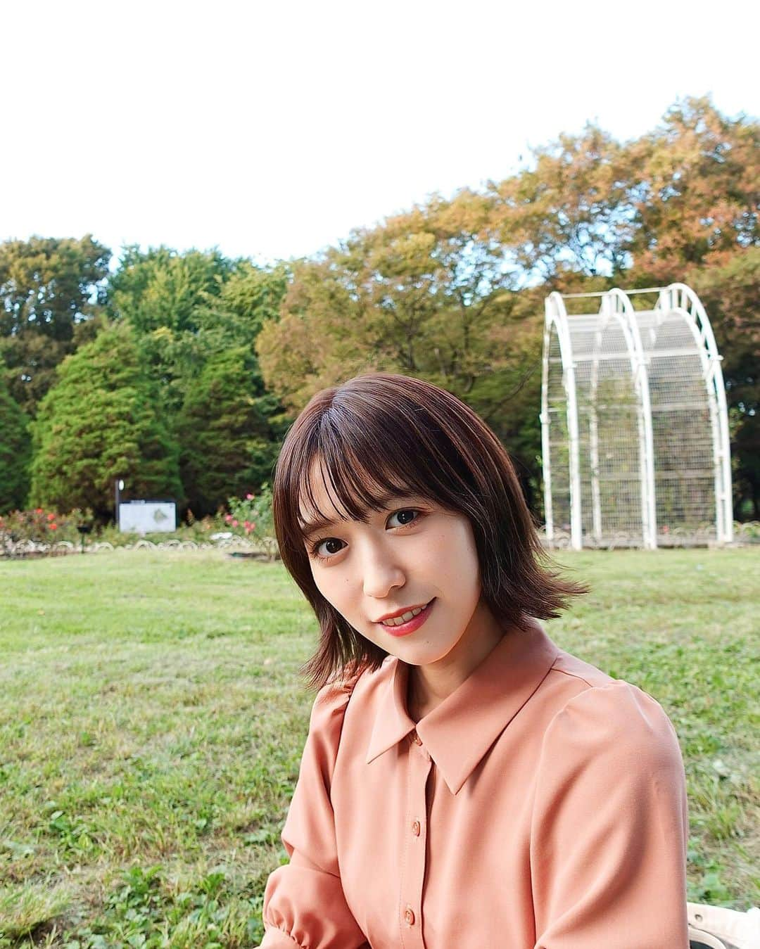 小泉遥香さんのインスタグラム写真 - (小泉遥香Instagram)「￤𝓪𝓾𝓽𝓾𝓶𝓷…🍁🍂  過ごしやすくていいね💭  そういえば、もう少ししたら髪の毛結べるようになりそうだよ😌 また新しい私を君に見せれるの、楽しみだな☺️  ねぇ、楽しみに待っててくれる？🫶💭  #ショートヘア #ショート #ボブ #ヘア #秋 #超とき宣 #アイドル #おはる #short #hair #tokisen #autumn #camera #photo #SONY #zv1」10月17日 14時59分 - haruka_koizumi_official