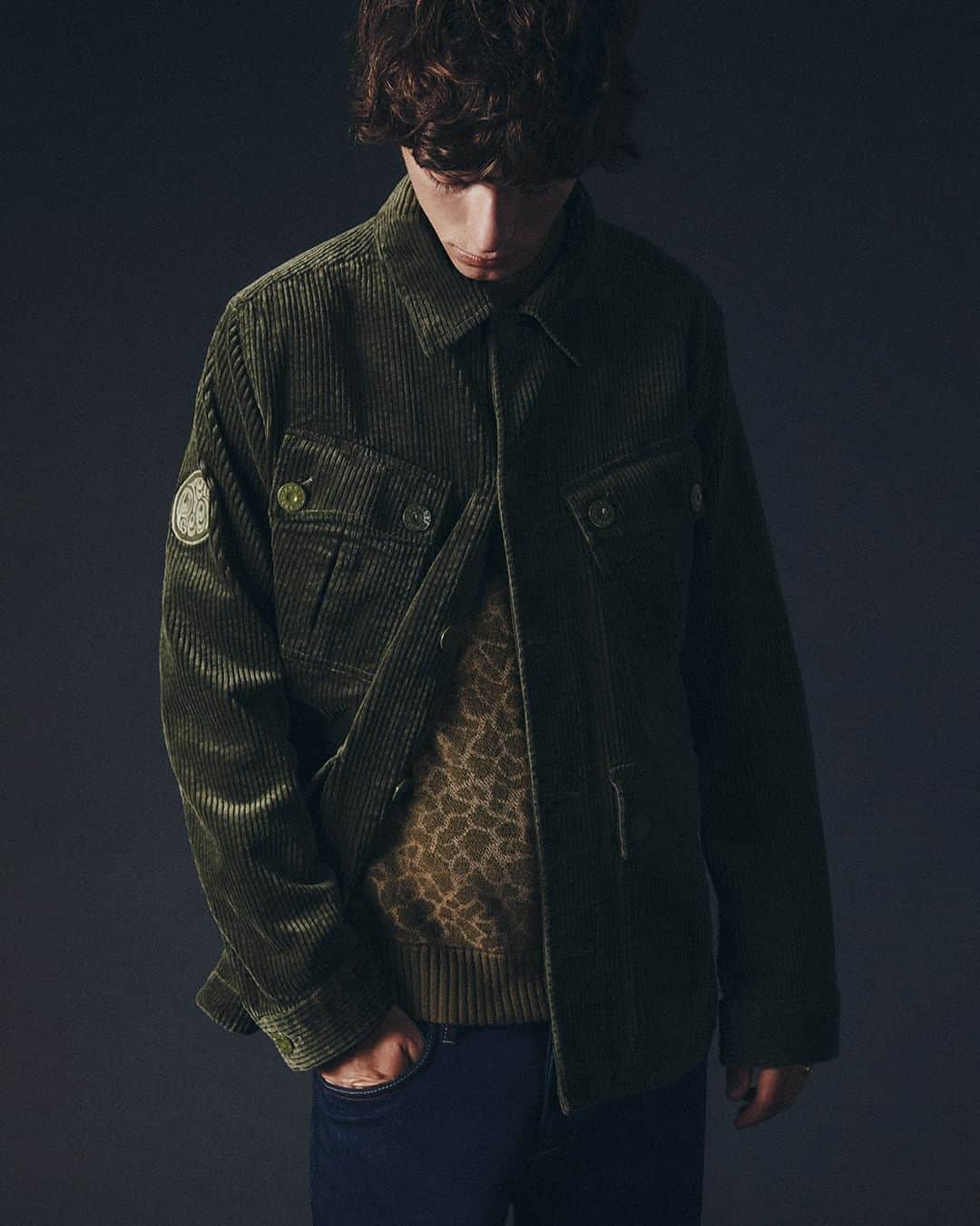 プリティグリーンのインスタグラム：「Our soft cotton corduroy jacket made for layering. Style jackets over a lightweight knit for a tactile, refined autumn look. #prettygreen」
