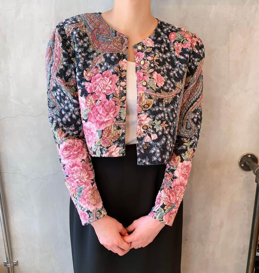 birthdeathのインスタグラム：「New Arrivals  80's Floral quilted cropped jacket  🦋オンラインストアに掲載中です。  #birthdeath #vintage」