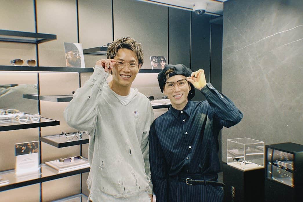 鈴木伸之さんのインスタグラム写真 - (鈴木伸之Instagram)「. @kentosenga_0323  👓🧖🍖🗣️🩷 めっちゃ笑った1日でした」10月17日 21時00分 - nobuyuki_suzuki_official