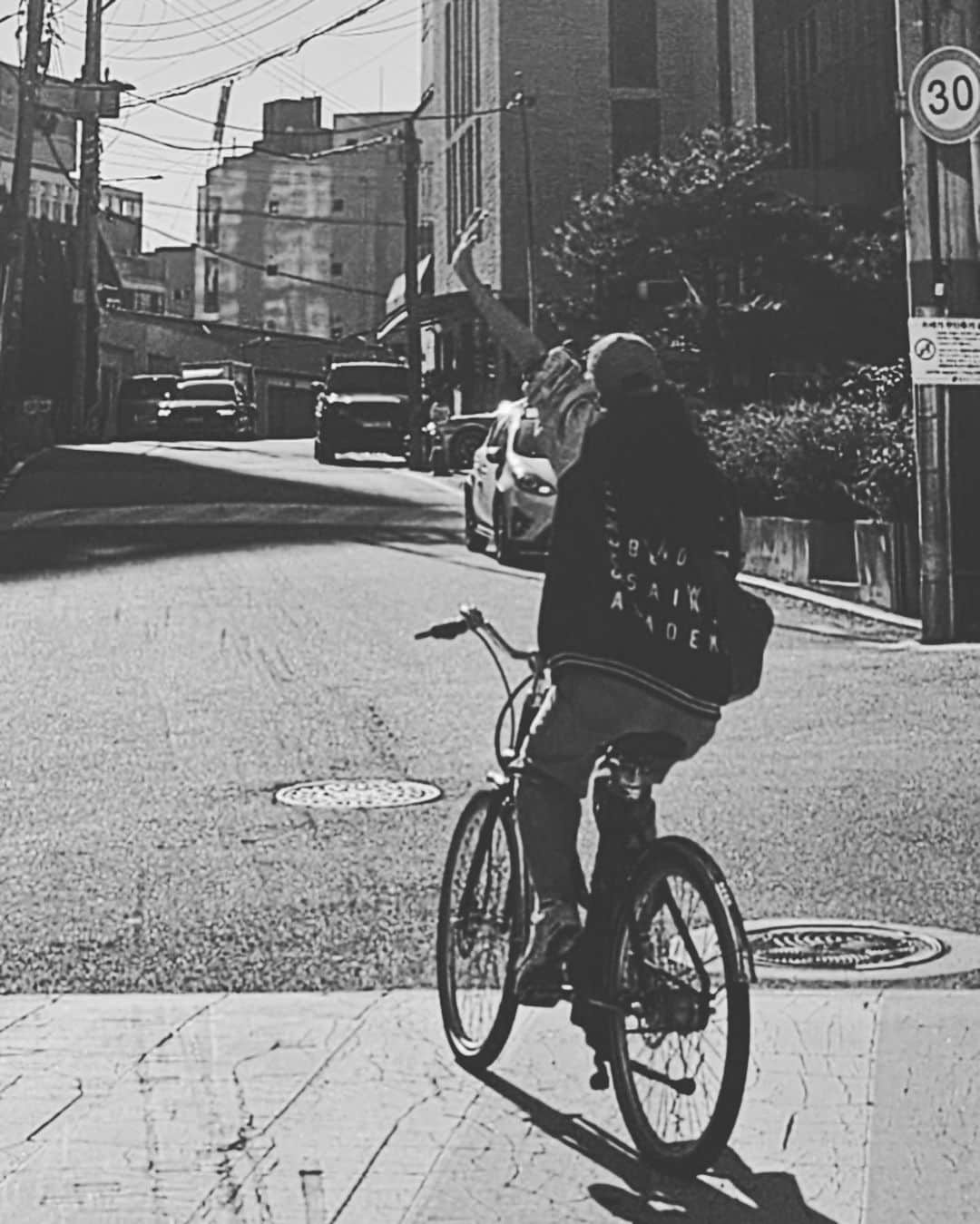 コ・ソヨンさんのインスタグラム写真 - (コ・ソヨンInstagram)「자전거타기 좋은날🚲 @voltaire.korea  @voltaire.cycles  #가을  #날씨좋은날」10月17日 15時26分 - kosoyoung_official