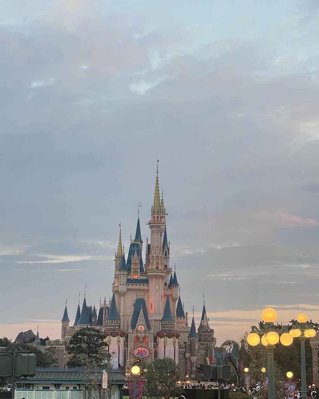 農海姫夏さんのインスタグラム写真 - (農海姫夏Instagram)「今年は結構Disney行けてる🏰🤍 ハロウィンだった🎃👻 ・ ・ #Disney #ハロウィン」10月17日 15時29分 - hina_noumi