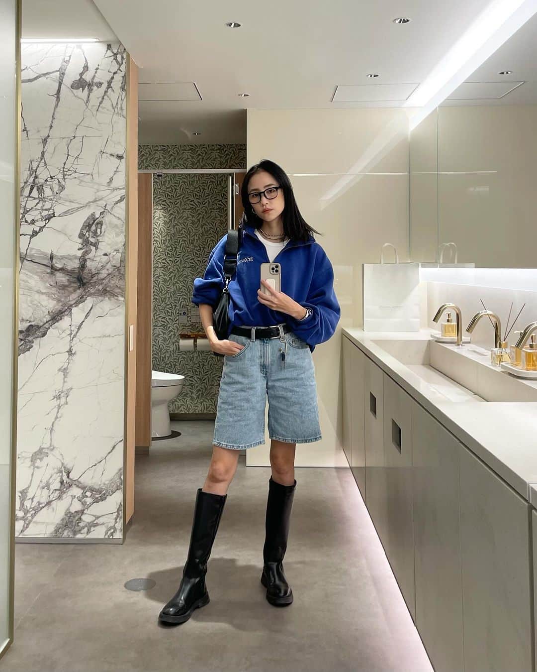 のインスタグラム：「・ いつかの私服  古着モードなトップス  #Riena」