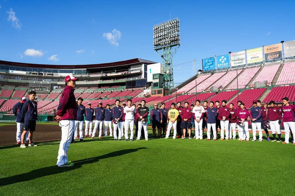 東北楽天ゴールデンイーグルスさんのインスタグラム写真 - (東北楽天ゴールデンイーグルスInstagram)「⚾️  今江敏晃監督就任会見を行いました🎤✨✨  #rakuteneagles #今江敏晃」10月17日 15時33分 - rakuten_eagles