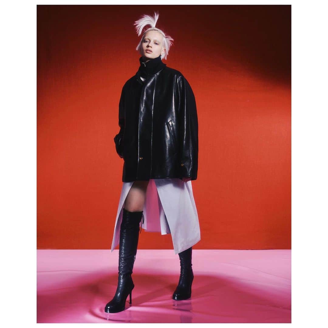 TEPPEIのインスタグラム：「…  ⁡ semoh 2023aw @semoh_official  ⁡ Direction,Styled by TEPPEI  Shot by @kizennn  Hair&Makeup by @mukai_daisuke」