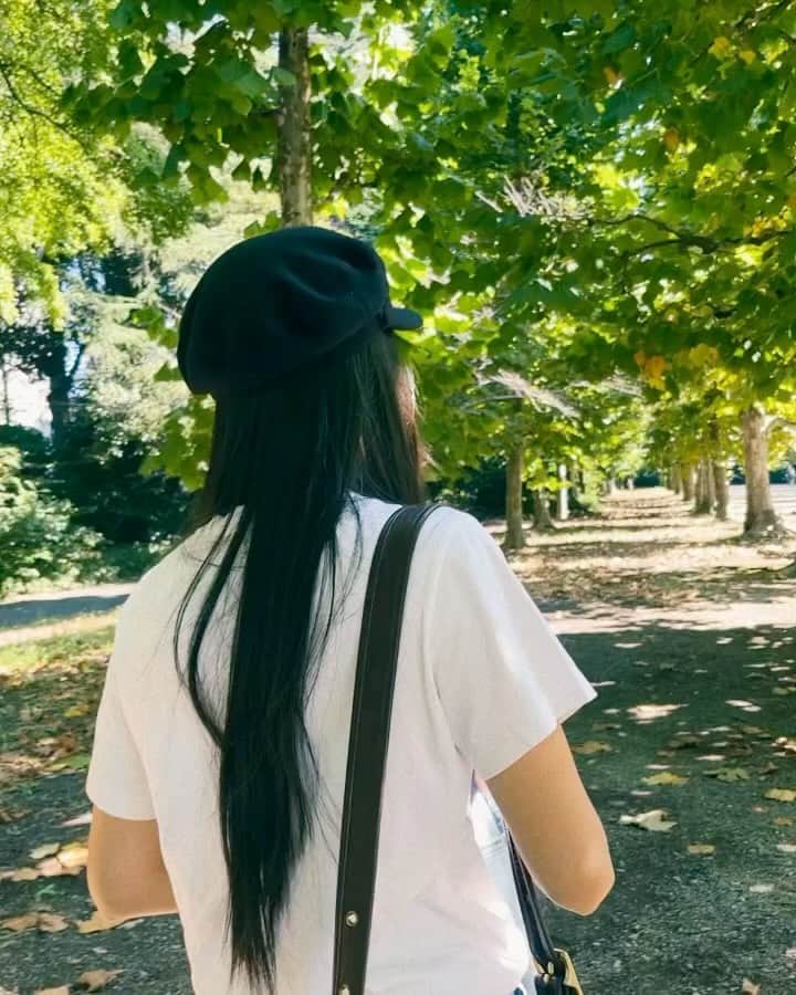 kokiのインスタグラム：「お揃いコーデでここさんと公園デート💗🌱」