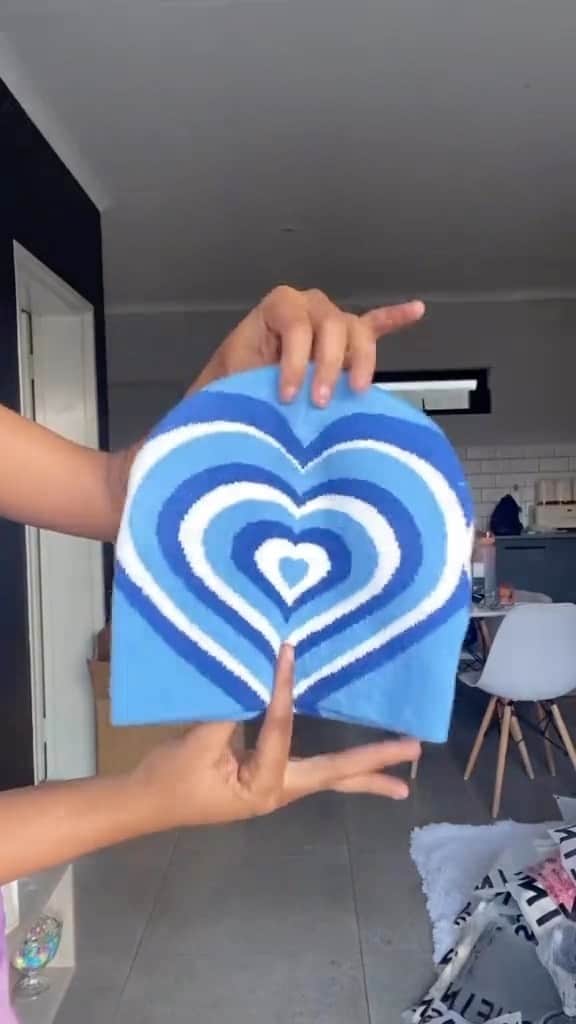 SHEINのインスタグラム：「BIG unboxing is an understatement!! 😅📦 @tori_walker.n really said “give me ALL the accessories” 👠🕶🤩 Let us know in the comments if you want to see a part 2! 👇  🔎 17778031 17127883 16671650 1249478 13348405 23746135 5136112 12140009 14719261 13861109 23659480  #SHEIN #SHEINforAll #SHEINstyle #fashion #chic #saveinstyle」