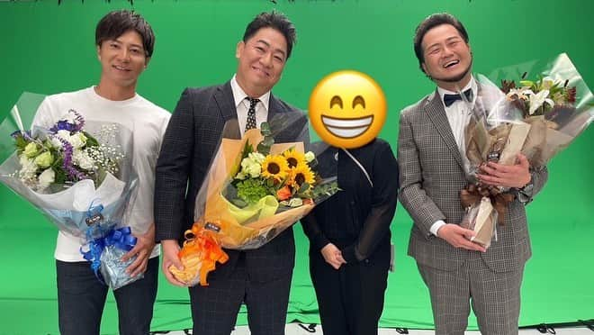 川原豪介さんのインスタグラム写真 - (川原豪介Instagram)「元ホークス馬原さんと三井住友銀行のCMに出させて頂いてまーす⚾️ 福岡以外九州五県(熊本.鹿児島.長崎.大分.沖縄)で流れるバージョンもありまーす。わーい🙌ぬんっ！ #三井住友銀行  #馬原孝浩さん  #ブルーリバー」10月17日 16時17分 - blueriver_kawa