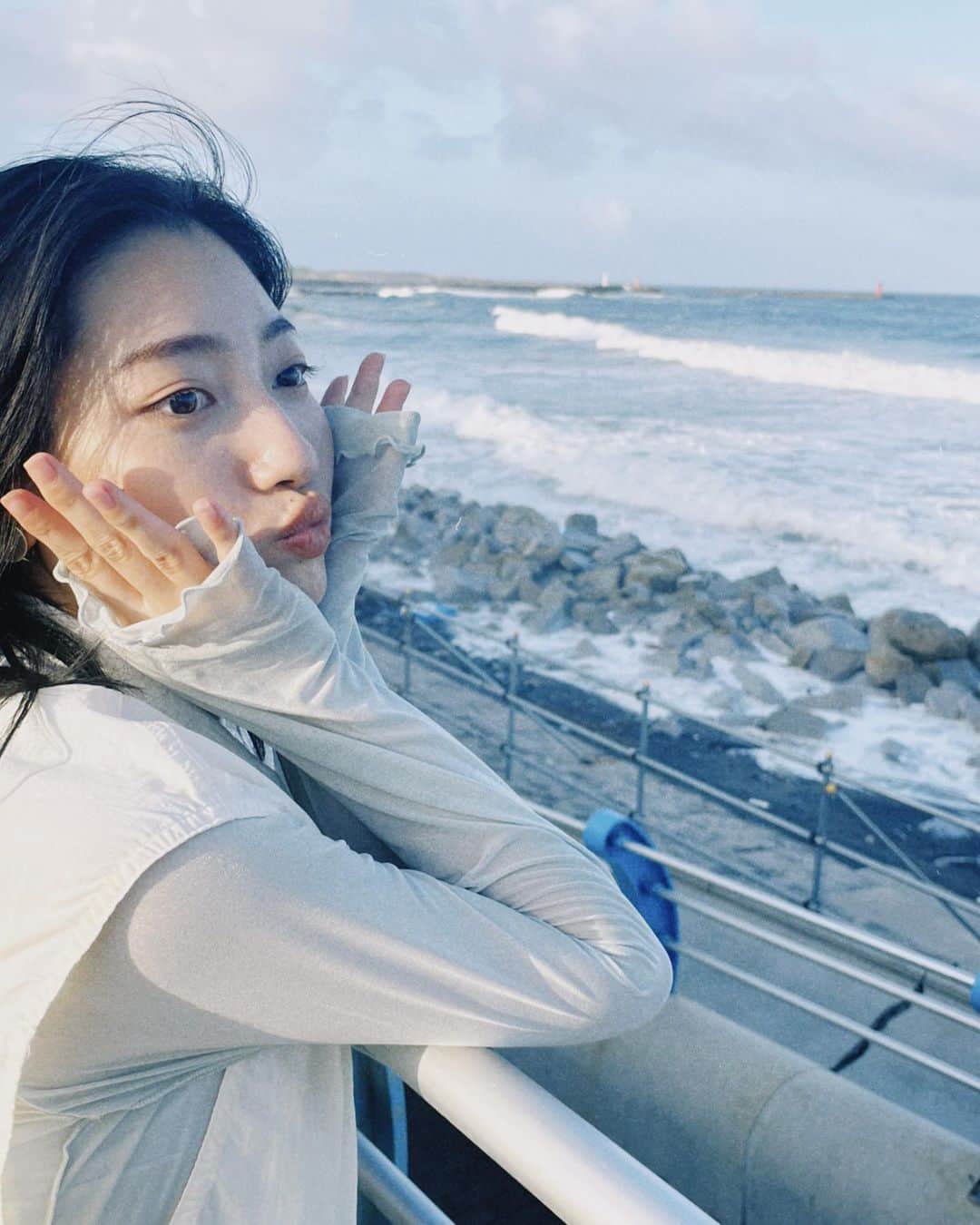 川島鈴遥さんのインスタグラム写真 - (川島鈴遥Instagram)「. 夏が終わった~~  わーいわーい🙌 わたしの好きな季節‼︎  インフル🤒めちゃめちゃ流行ってるから気をつけなきゃ~  皆様も寒暖差にやられぬようお気をつけください。」10月17日 16時38分 - ririka.kawashima__official