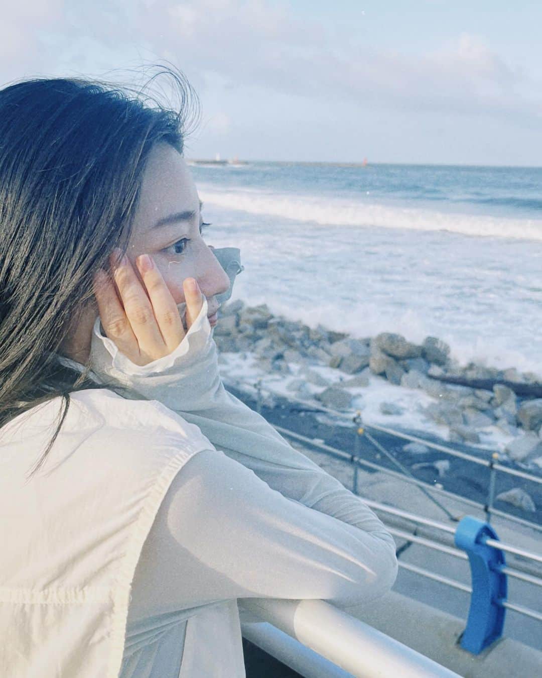 川島鈴遥さんのインスタグラム写真 - (川島鈴遥Instagram)「. 夏が終わった~~  わーいわーい🙌 わたしの好きな季節‼︎  インフル🤒めちゃめちゃ流行ってるから気をつけなきゃ~  皆様も寒暖差にやられぬようお気をつけください。」10月17日 16時38分 - ririka.kawashima__official