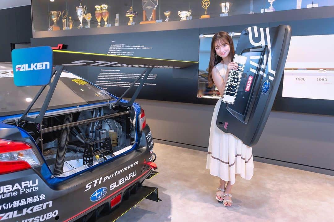 のインスタグラム：「💙  #pr KYOSHO MINI CAR & BOOKは もうGETできましたか？？😆 16日(月)発売の #モノマガジン は京商特集ですので、 是非チェックよろしくお願いします🚗  今日はオフショットをお届け📸  辰己監督と佐々木ドライバーと ラジコン対決しました🤭 結果はミニカーブックでチェックしてねー！  #pr #京商 #ファミリーマート #ミニカー #スバル #sti #wrx #nbr #nurburgring #EJ20 #kyoshominicarbook」