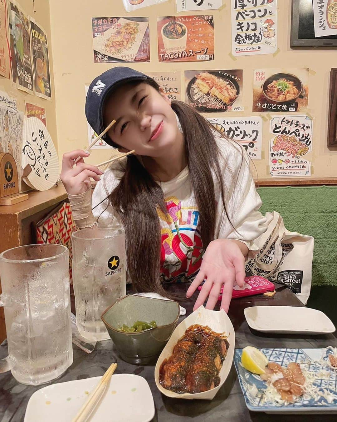 水嶋ひかるさんのインスタグラム写真 - (水嶋ひかるInstagram)「家でも外食でもたこ焼き🐙 番組のロケでおじゃましてから通わせてもらってます🤝🏻 でんがなのたこ焼きもハマってるけど 激辛たこ焼きがダイスキ🌶️！の様子 やまくらげ3回もおかわりした🤍 . . #激辛 #激辛たこ焼き #tacoyacoco #下北沢 #下北沢グルメ #下北沢ディナー #下北沢駅 #辛党 #レインボースマイル #今日は何の日 #カラオケ文化の日」10月17日 16時44分 - hikapudayo