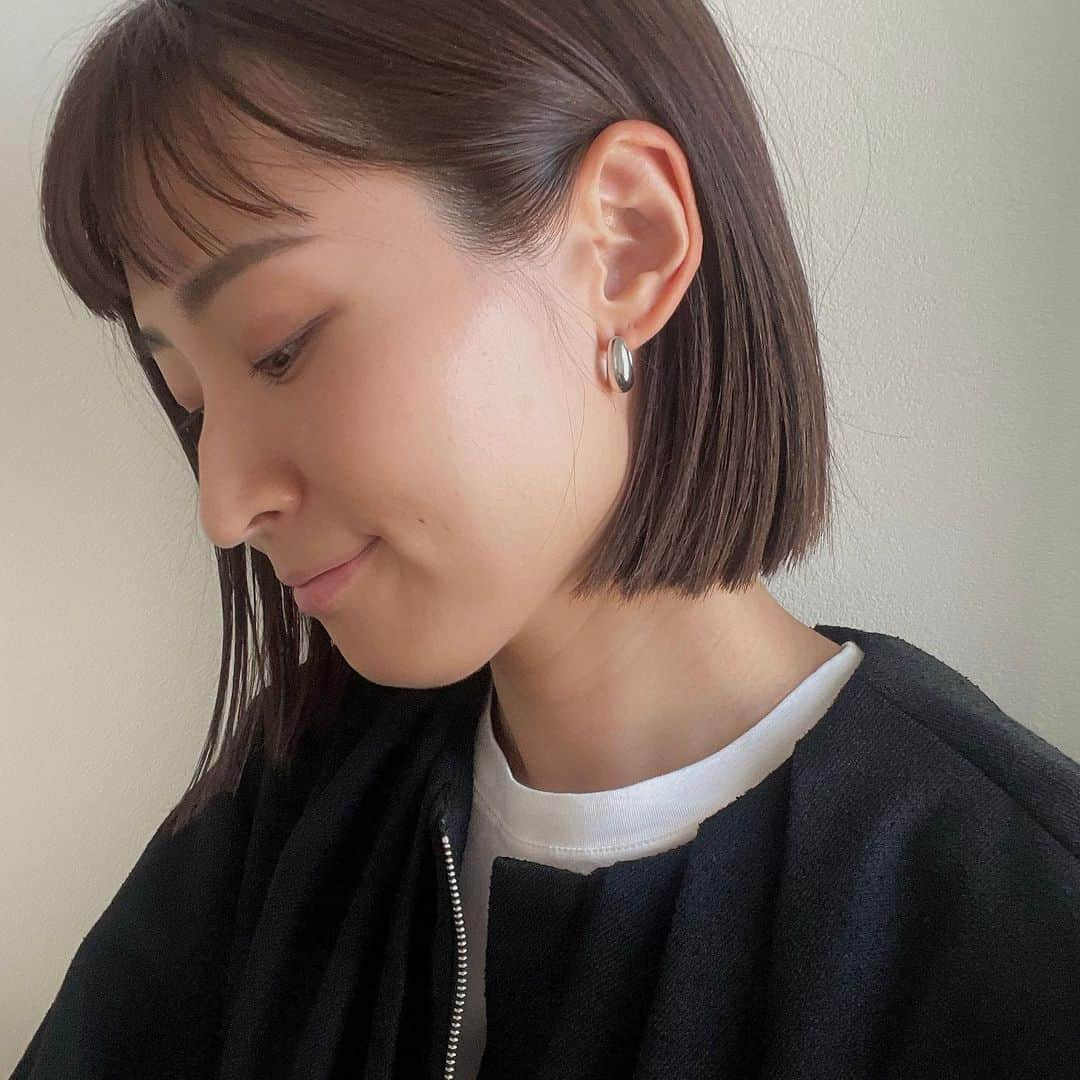 Hiromi Ｍaedaさんのインスタグラム写真 - (Hiromi ＭaedaInstagram)「久しぶりに前髪をばっさりと✂︎  髪色もいつぶり？に明るく💇‍♀️💇‍♀️  アホ毛が目立ちにくくなって嬉しい♡  #きりっぱなしボブ#ボブ#オン眉」10月17日 16時46分 - hiron953