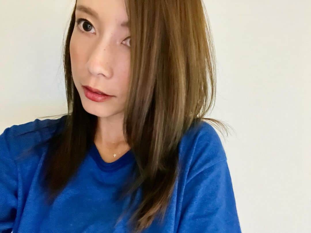 黒澤まさ美のインスタグラム：「⁡ 染める度に髪が綺麗になっていく。。✨ ⁡ #表参道美容室  ⁡ #hair #haircolor  #omotesando  #表参道サロン #ヘアカラー」