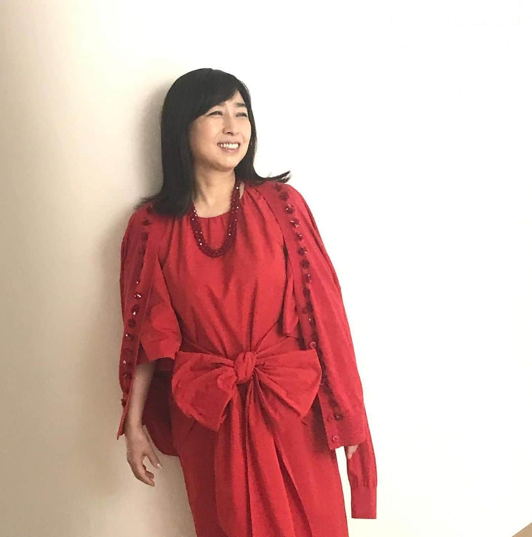 岡村孝子さんのインスタグラム写真 - (岡村孝子Instagram)「先日は、クリスマスピクニックコンサートのパンフレット撮影でした。 個人リハーサルも始まり、いよいよ、コンサートモード全開です！  今年もまたクリスマスピクニック🎄で皆さんとお会いするのを楽しみにしています♪  by スタッフ  #岡村孝子 #クリスマス」10月17日 17時05分 - okamuratakako_official