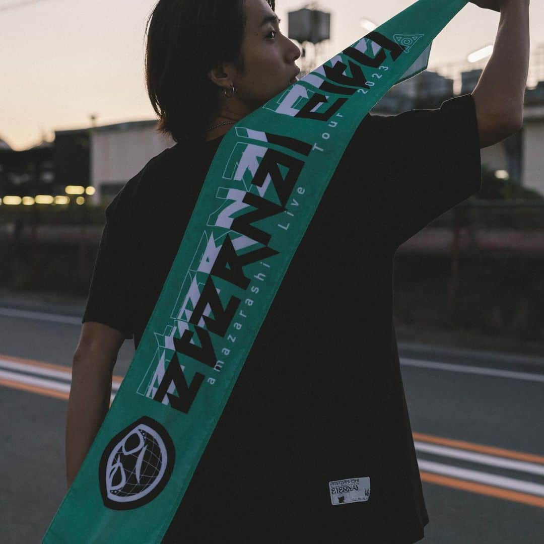 amazarashiさんのインスタグラム写真 - (amazarashiInstagram)「#amazarashi Live Tour 2023「永遠市」 New Goods 11月より各会場にて販売  https://store.plusmember.jp/amazarashi/  amazarashi 永遠市 Muffler Towel  #永遠市」10月17日 17時11分 - amazarashi_official