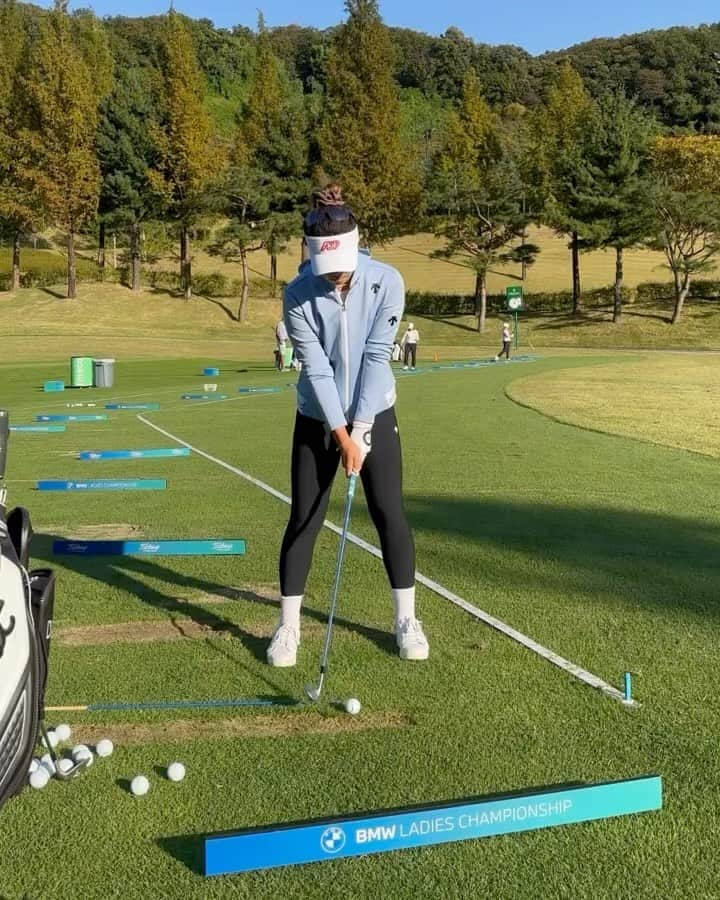 ダニエル・カングのインスタグラム：「이번주 많이보러 와주세요! 🫰🇰🇷🫶 BMW Ladies Championship 💙  @bmw_golfsport @bmw_korea」