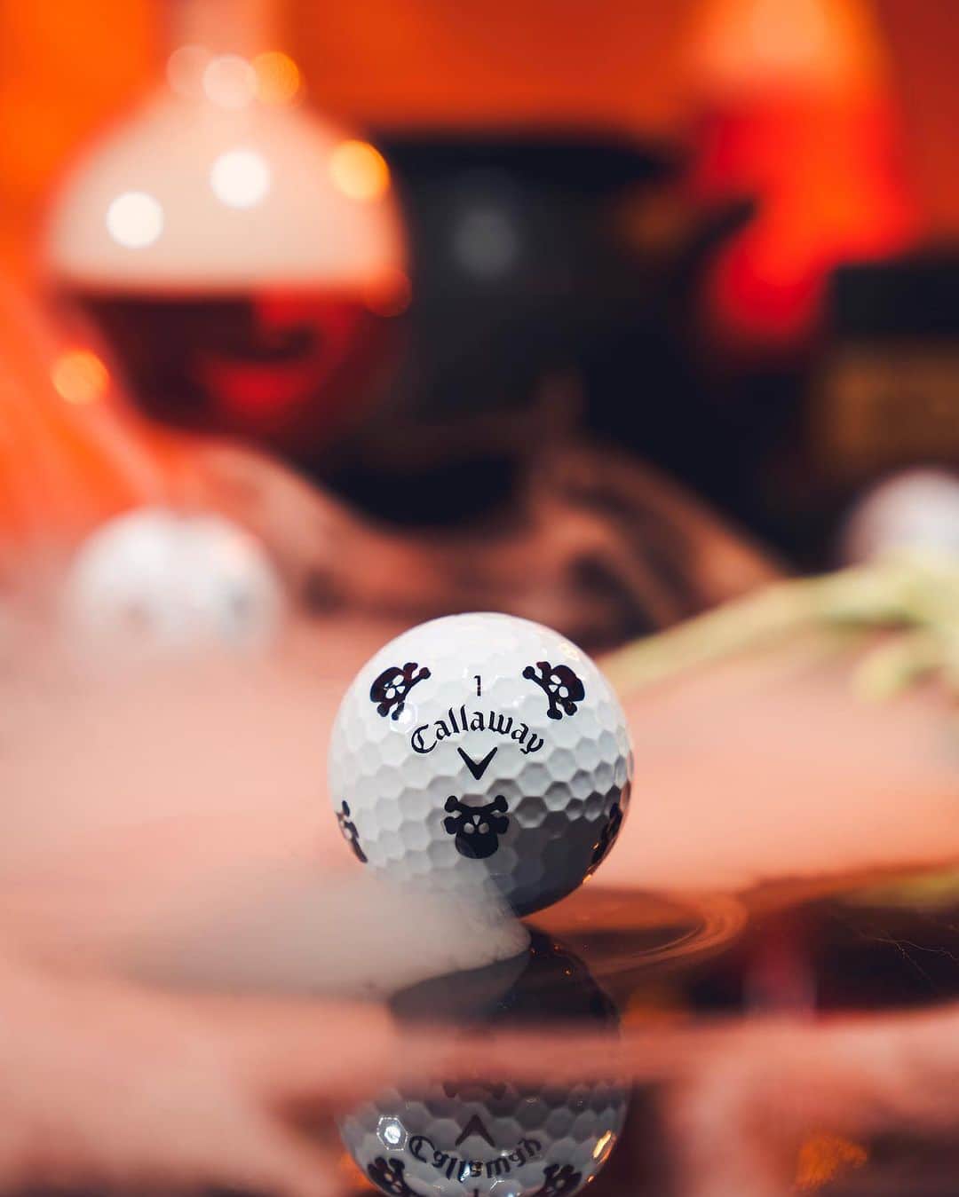 キャロウェイゴルフ（Callaway Golf）さんのインスタグラム写真 - (キャロウェイゴルフ（Callaway Golf）Instagram)「ハロウィン仕様のドクロのTRUVISバージョンが、キャロウェイ オンラインストア限定で登場🎃   ボールはCHROME SOFTボールのみで展開。ボールのナンバーには、すべて【1】がプリントされています。   ドクロ💀のクロム ソフト TRUVIS HALLOWEENボールでハロウィンシーズンのゴルフを楽しんでください！ . . #ハロウィン #🎃 #💀 . . #キャロウェイ #キャロウェイエクスクルーシブ #クロムソフト #オンラインストア限定製品 #数量限定 #予約受付中 #10月19日発売」10月17日 17時14分 - callawaygolf_japan