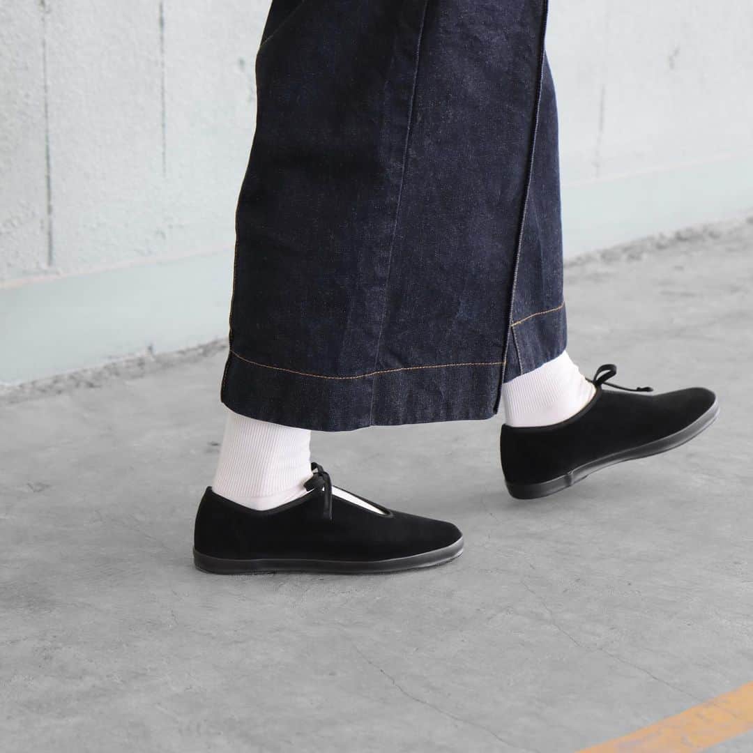 MOONSTARのインスタグラム：「. LITE PRIM W / BLACK  #moonstarshoes  #finevulcanized  #liteprimw  #madeinkurume」