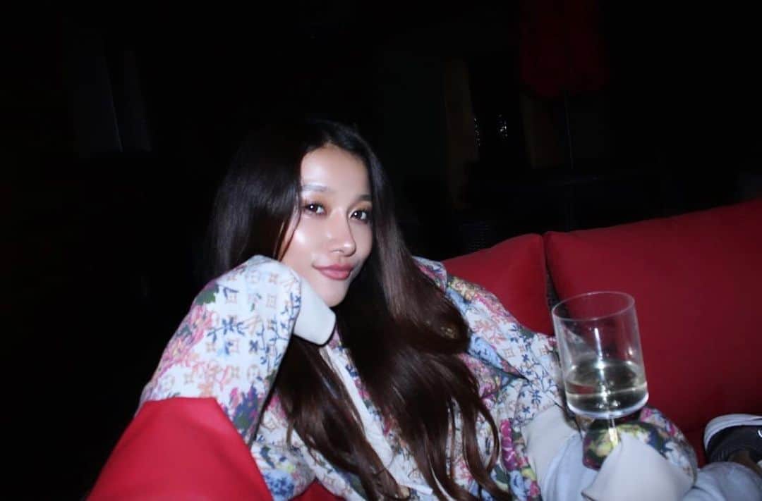 koyuのインスタグラム：「🪵🍃🦥🥀🌙🍷 . #america #california #la #losangeles #bigbear #bigbearlake #nature」