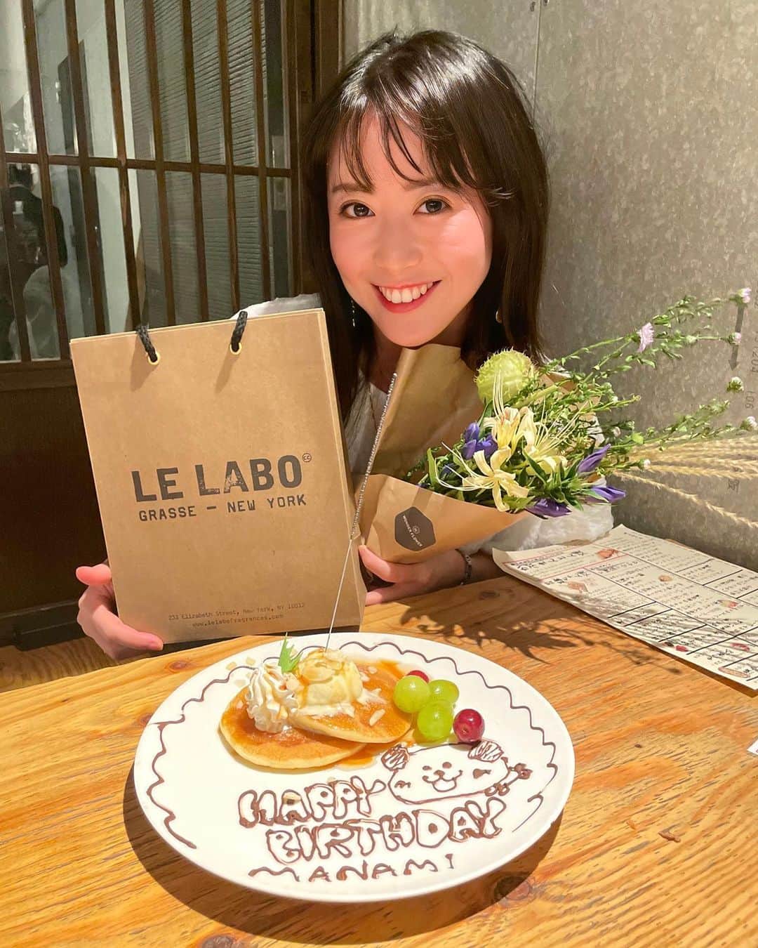 藤本真未のインスタグラム：「* 誕生日月ということで、10月はたくさんお祝いしていただきました🎂 ありがとうございます🤲 * この日は、グループLINEで 📲まなみのお誕生日祝いしよう〜 📲私、誕生日前後帰省だから中旬以降になるかも。あ、ちなみに明日なら空いてるよ🤗 📲じゃあ明日で！ と、毎年お祝いしてくれるみんなが急遽集まってくれました😌忙しいのにありがとう🥹 * 本当にいろいろ話して。 あ、こんな風に真っ直ぐ話せる仲間ってステキすぎるなって思った夜でした🌙 いつもありがとう…❤️ * #ありがとう」