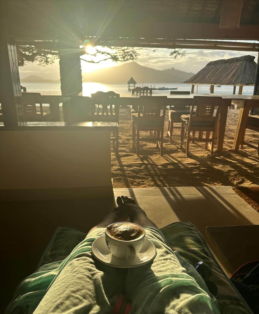 ジェネビーブ・モートンのインスタグラム：「#sunset #luxurytravel #adventure #fiji」