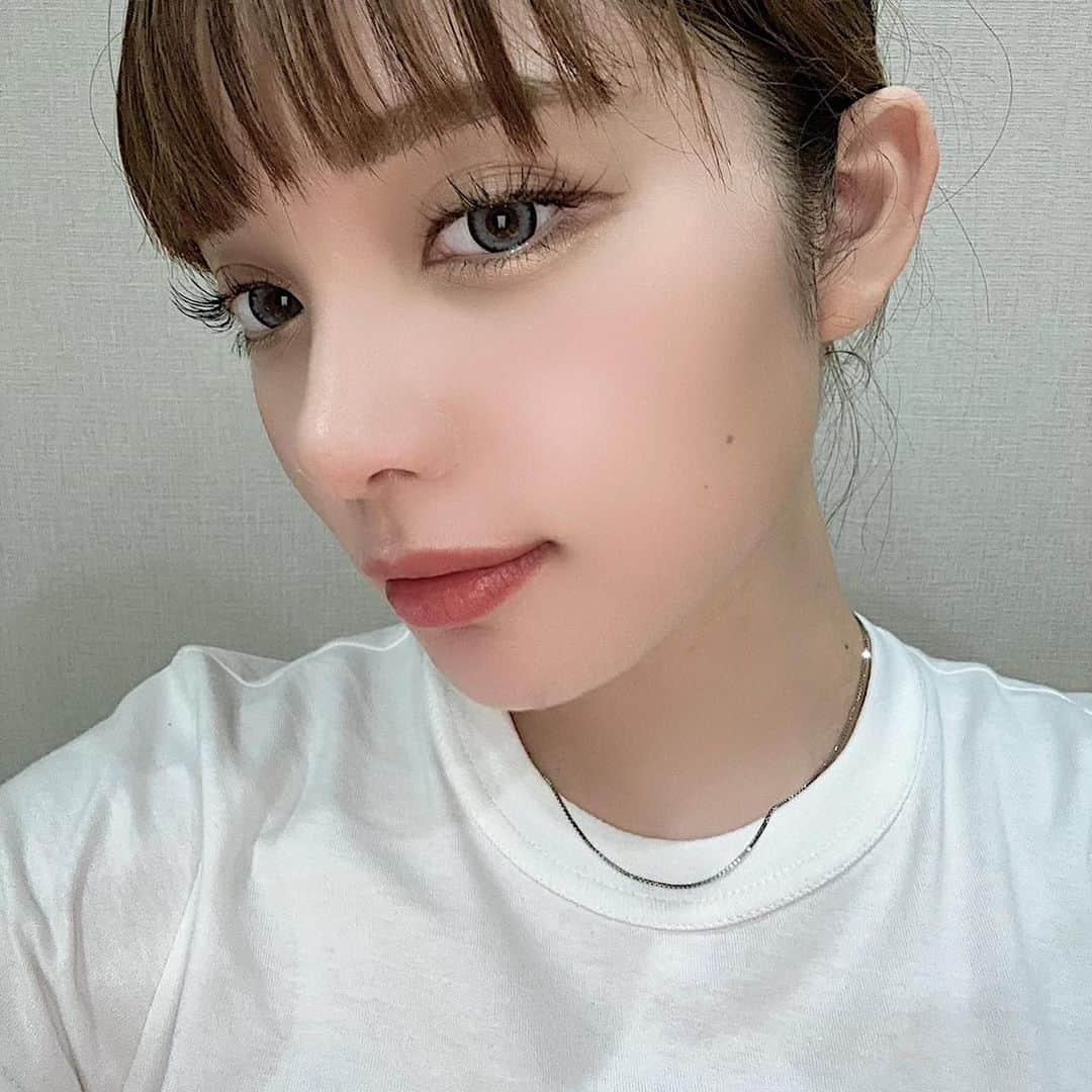 渡辺リサのインスタグラム：「ラヴェールの新色カラコン付けてみたぁあ！ 普段使ってるカラコンとは違う色やから新鮮🫣 6月に出た新色が今なら2枚入りで試せるよ🫶🏻 詳しくは @loveil_official から見てみてね！  #PR #loveil #ラヴェール #マーメイドアクア #女神カラコン #sponsored @loveil_official」