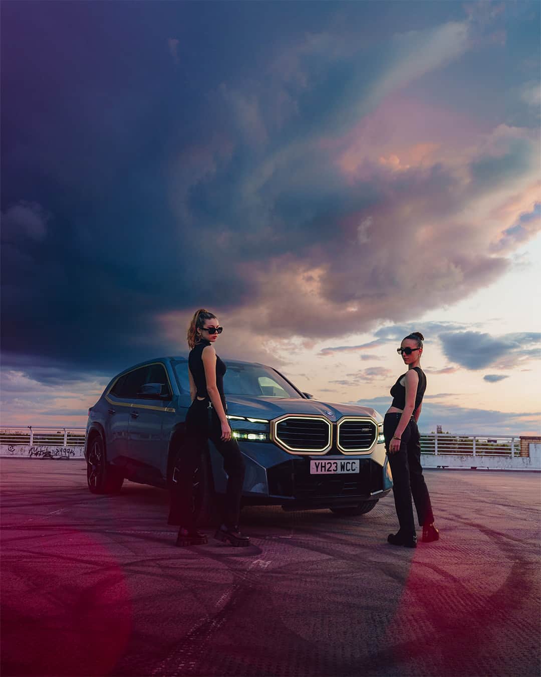 BMWさんのインスタグラム写真 - (BMWInstagram)「Show stopping. Vibe spotting. Jaw dropping. 🏁 📸: @georgecolbeanu @naja.kobal @irenedompe @partridgebmw #BMWRepost   The BMW XM. #BMWXM #BMW #BMWM #MHybrid #MPower __ BMW XM: Combined fuel consumption, weighted: 1.7–1.3 l/100 km. Combined power consumption, weighted: 32.2–31.5 kWh/100 km. Combined CO2 emissions, weighted: 37–30 g/km. Electric range: 32–33 kilometers. All data according to WLTP. Further info: www.bmw.com/disclaimer」10月17日 18時10分 - bmw