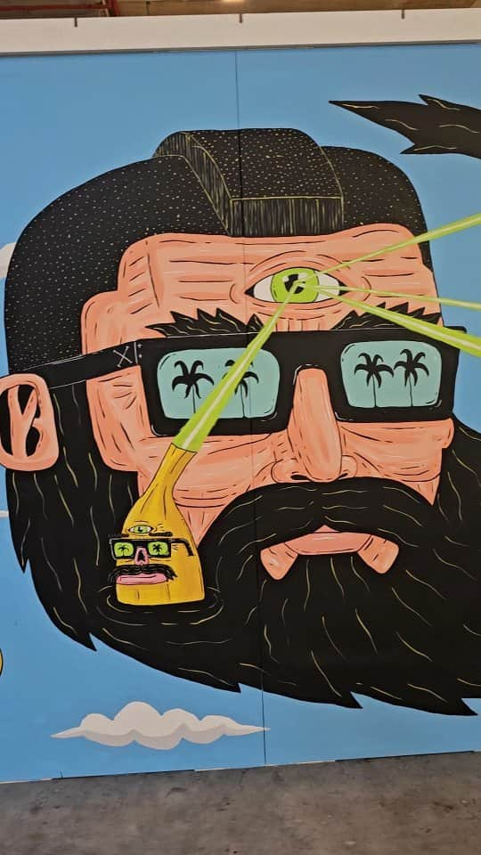 MULGAのインスタグラム：「A closer look at Laser Larry and his Banana Boys painted live over the weekend at @theotherartfair ⁣ ⁣ Cheers to @laurambrandon for getting me involved⁣ ⁣ #mulgatheartist #theotherartfair #beardart #surfart #bananaart #muralart #artistlife #artistsofinstagram #art #artoftheday #arte #artcollector #australianart #australianartist #artistsoninstagram #ArtisticExpressions #artist」