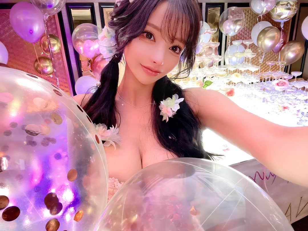 のインスタグラム：「タワーかわいすぎた🥹💕  #六本木 #美人茶屋 #美人茶屋六本木 #キャバ嬢 #キャバクラ  #バースデー #バースデーイベント #タワー #シャンパンタワー」