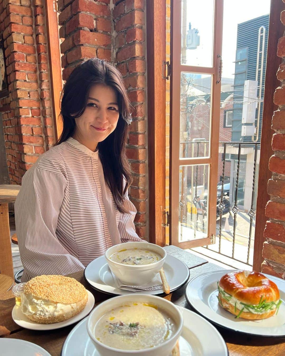 九里聖莉奈のインスタグラム：「. ⁡ Morning Bagel 🥯 ⁡ #kuriseri #韓国 #londonbagel #londonbagelmuseum #狎鴎亭  ⁡」