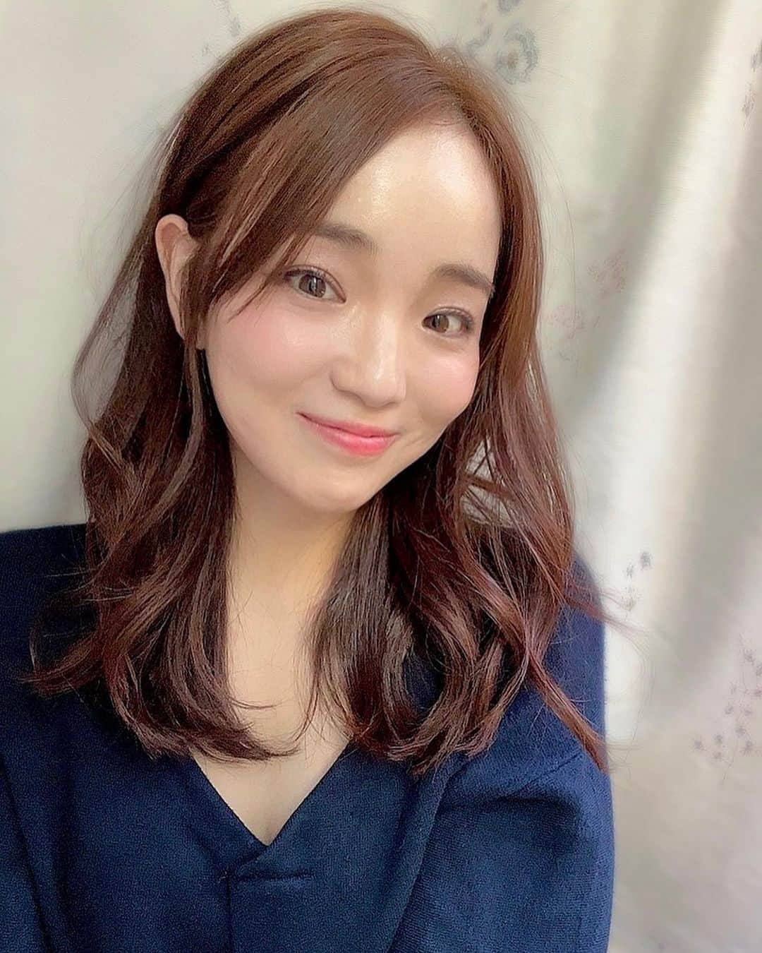 円谷優希のインスタグラム：「New hair𖤐´-  次の役とさよならするまでの 期間限定color  ヘアケア頑張らないと...!!!  #newhair #haircolor #colorchange  #期間限定 #color  #こんなに明るいのは  #何年ぶりだろう  #でも意外と  #気付かれない」