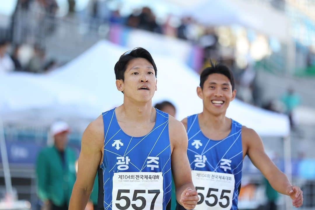 キム・グクヨンのインスタグラム：「🥇🥇 With. @eeeebin  📷. @korean_track_field  #descente」