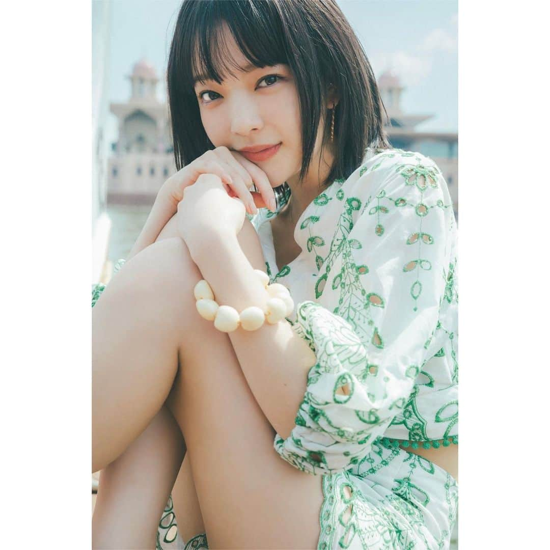 田中芽衣（めいめろ）さんのインスタグラム写真 - (田中芽衣（めいめろ）Instagram)「本日情報解禁 この度デビュー10年を目前に 1st 写真集 を 11月24日 に発売させて頂きます。  一つの節目、10年の集大成、 是非手に取っていただけたら嬉しいです🦋 (全国の書店、ネット書店で予約できます)  11月26日 発売記念イベントも実施予定で 写真集の表紙やタイトル、 これから少しづつ解禁されます🕵🏻  🕊️沢山の方に届きますように🦢  @tokyojorkphotogram  @conomii  @stylistmiku」10月17日 18時28分 - mei_tnk